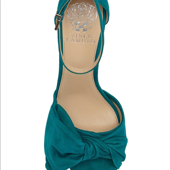 New Vince Camuto Suede Heels - Picture 4 of 4